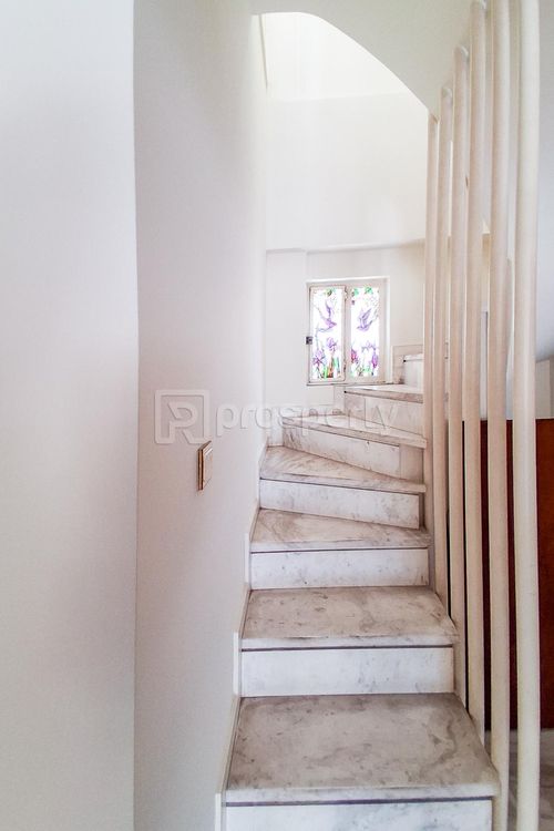 secondary image