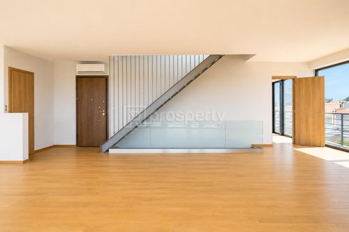 secondary image