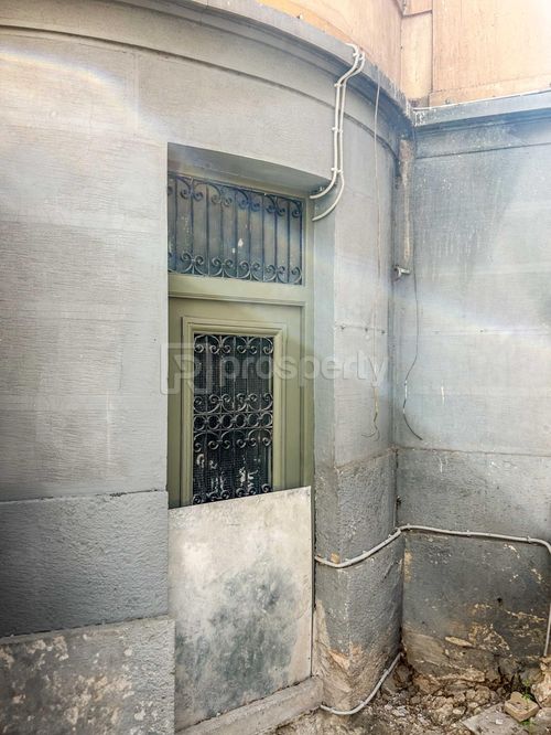 secondary image