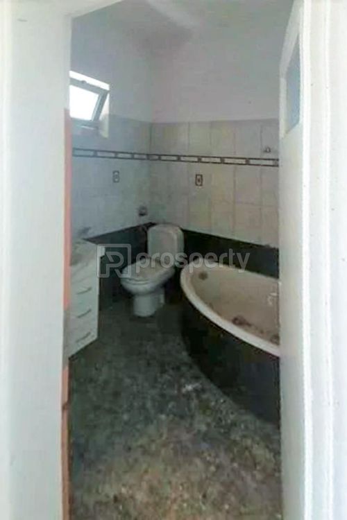 secondary image