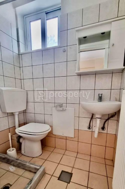 secondary image