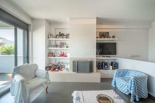 secondary image