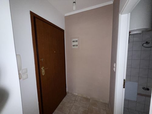 secondary image