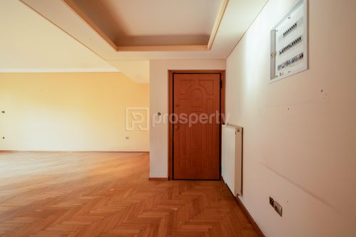 secondary image
