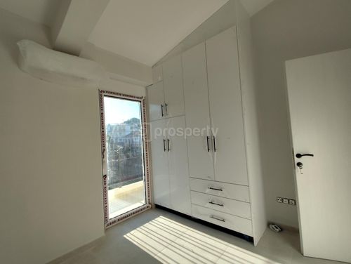 secondary image