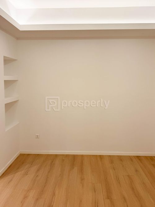 secondary image