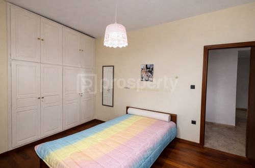 secondary image