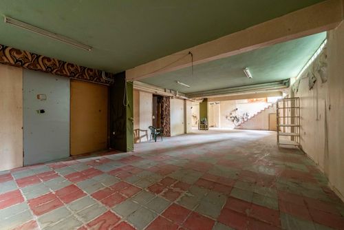secondary image