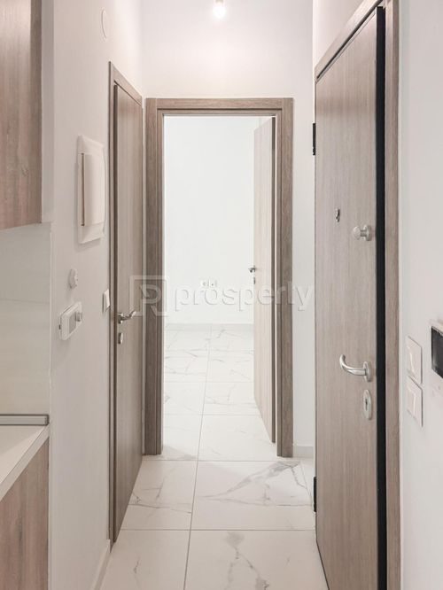 secondary image