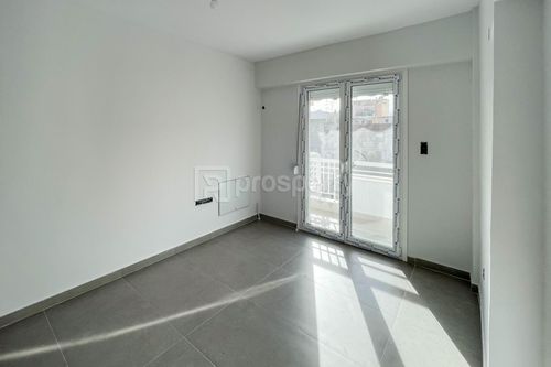 secondary image