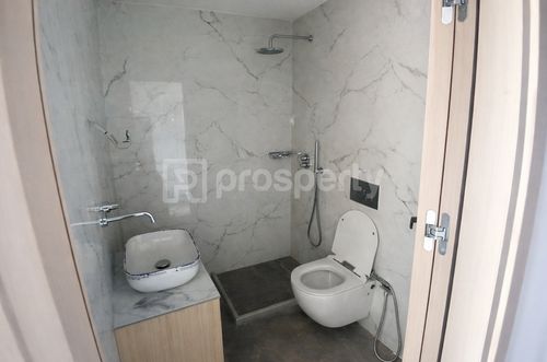 secondary image