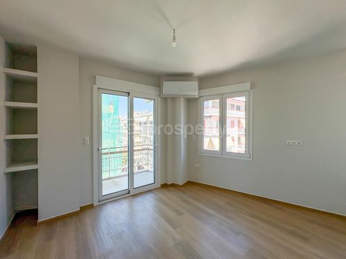 secondary image