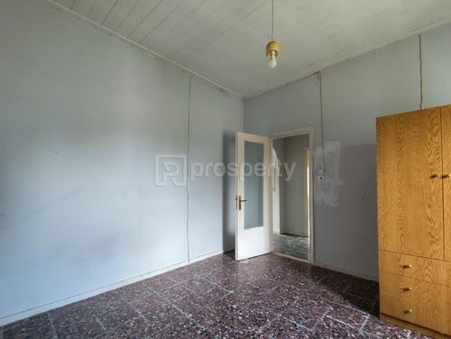 secondary image