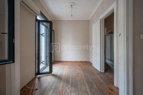 secondary image