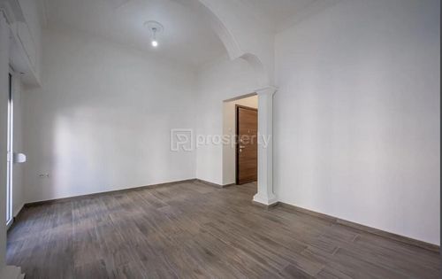 secondary image