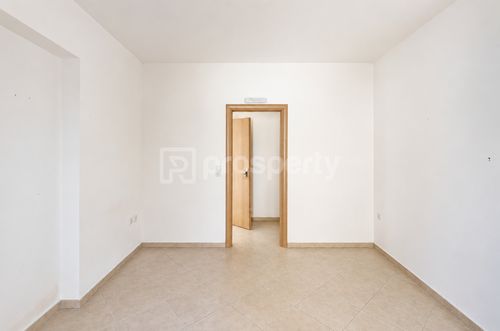 secondary image