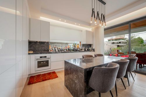 secondary image
