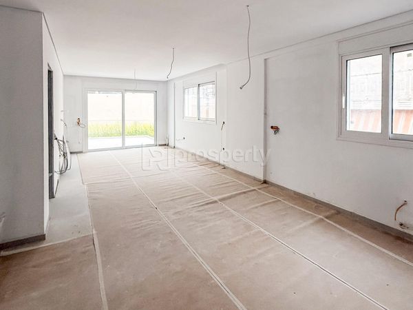 listing image 0