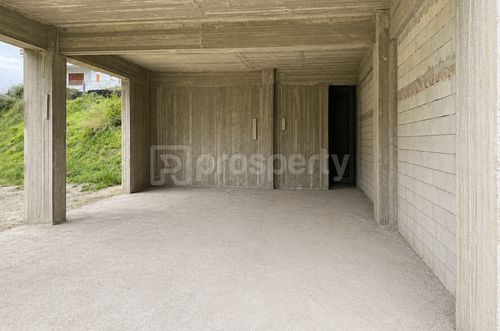 secondary image