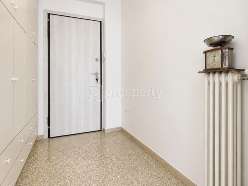 secondary image