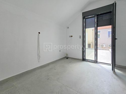 secondary image