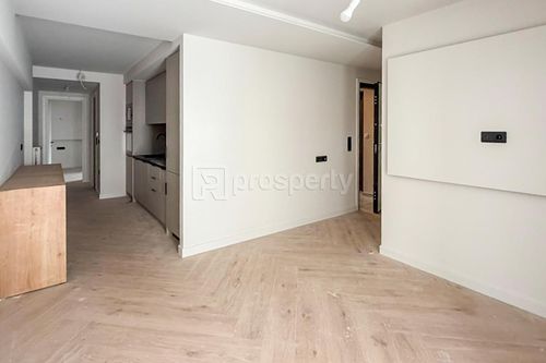 secondary image