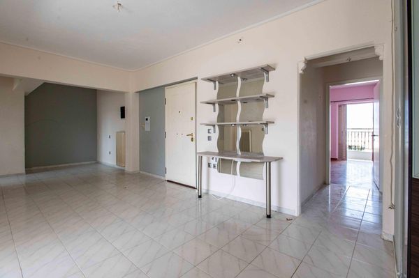 listing image 0