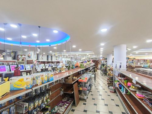 primary image