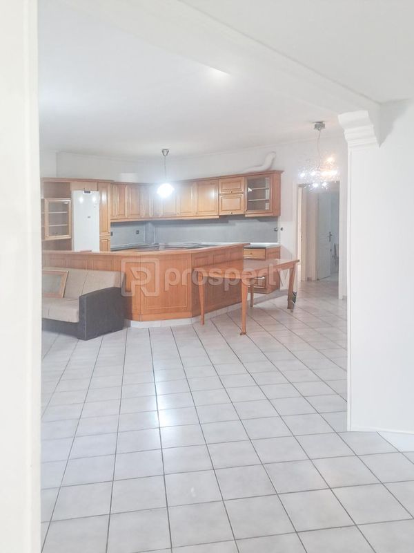 listing image 0