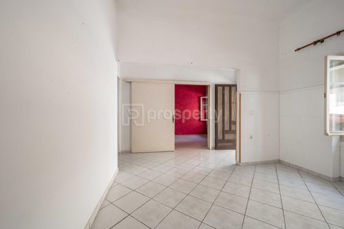 secondary image