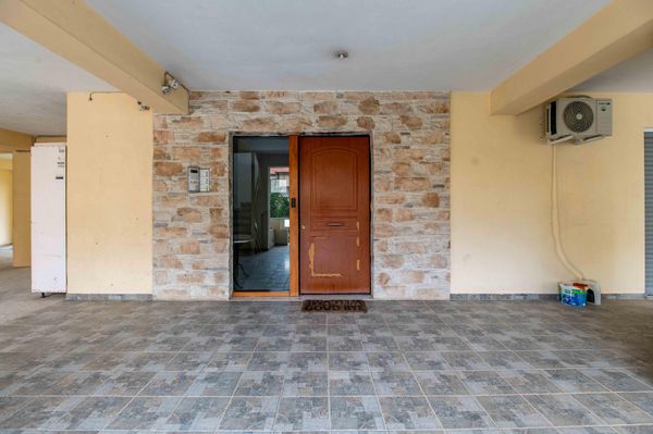 listing image 0
