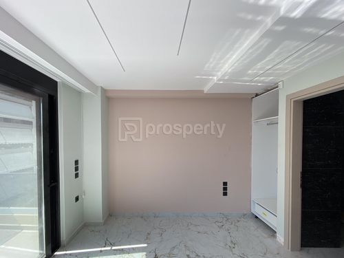 secondary image