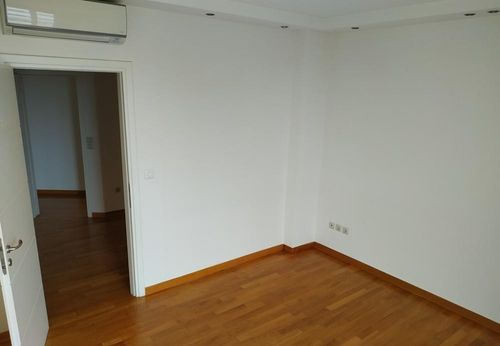 secondary image