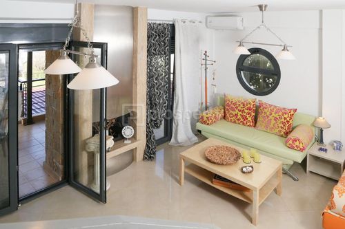 secondary image