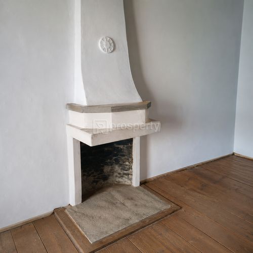 secondary image