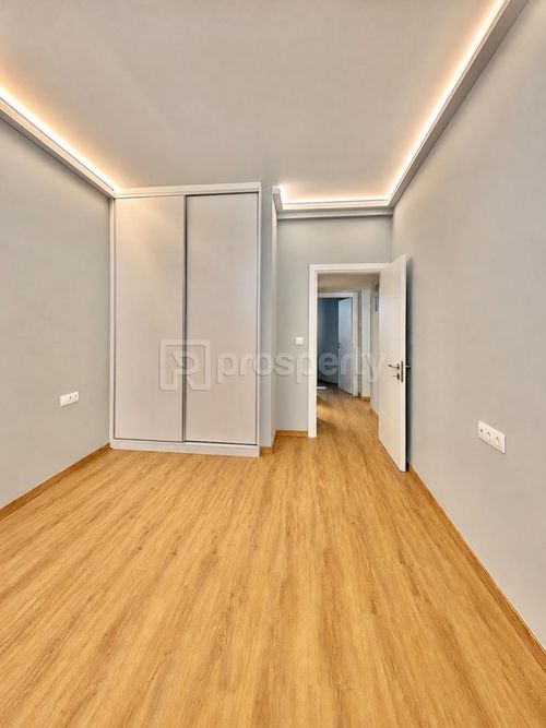 secondary image