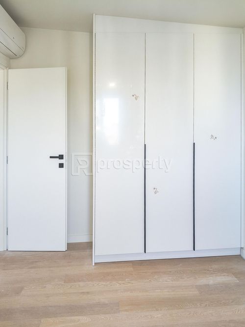 secondary image