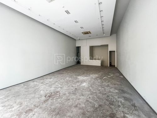 primary image