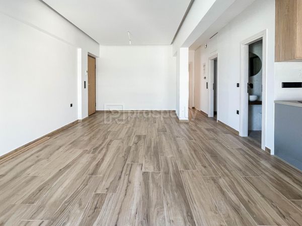 listing image 0