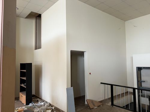 secondary image