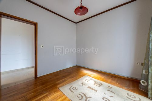 secondary image