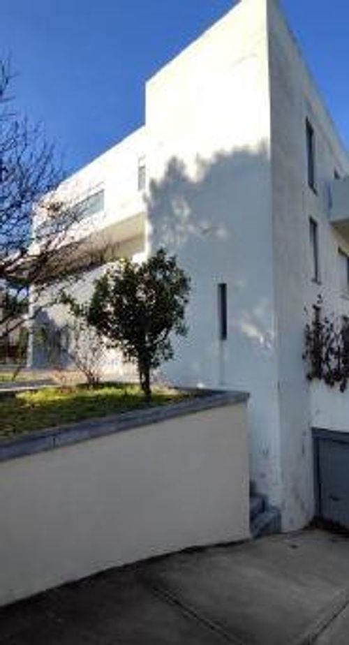 secondary image
