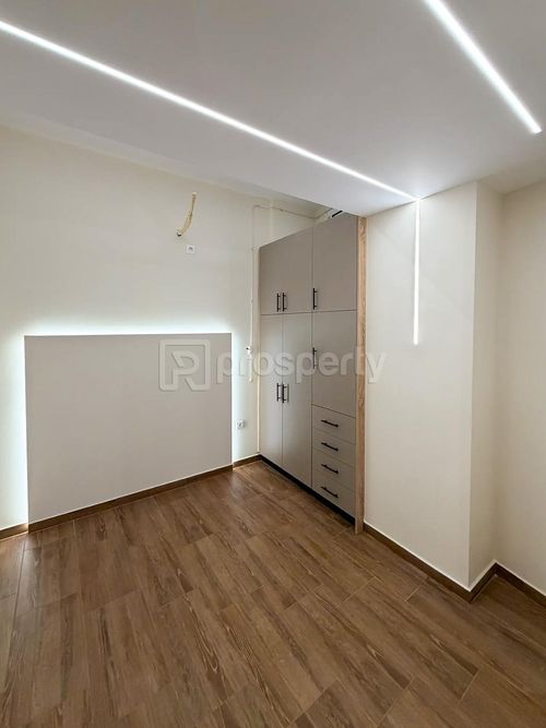 secondary image