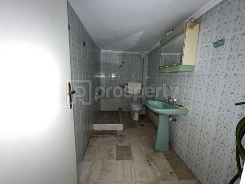 secondary image
