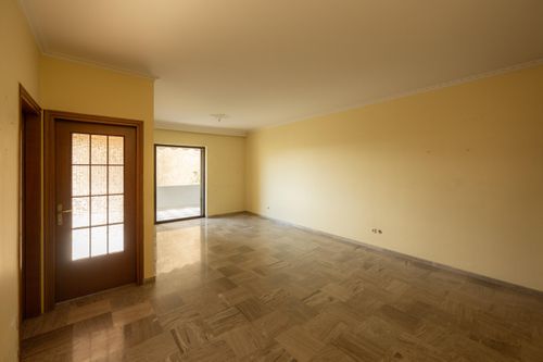 secondary image