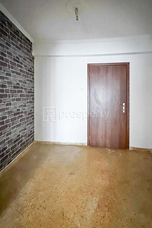 secondary image