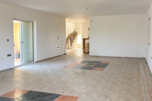 secondary image