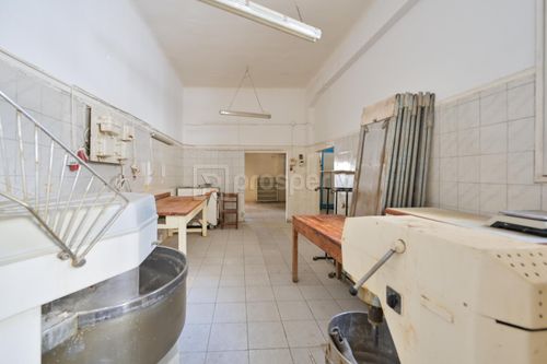 secondary image