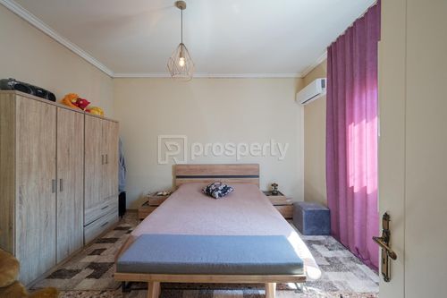 secondary image