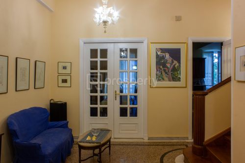 secondary image